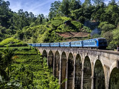 Sri Lanka 9 arches bridges Groot